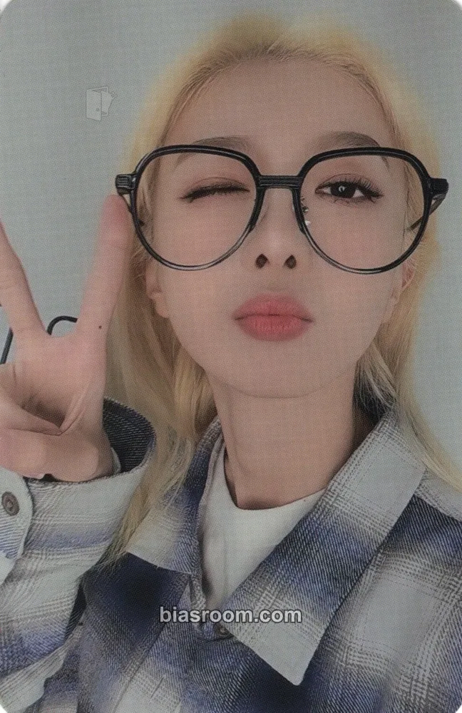 Dami Luck Inside 7 Doors World Tour Photocard - Dreamcatcher - Dreamcatcher K-pop photocard