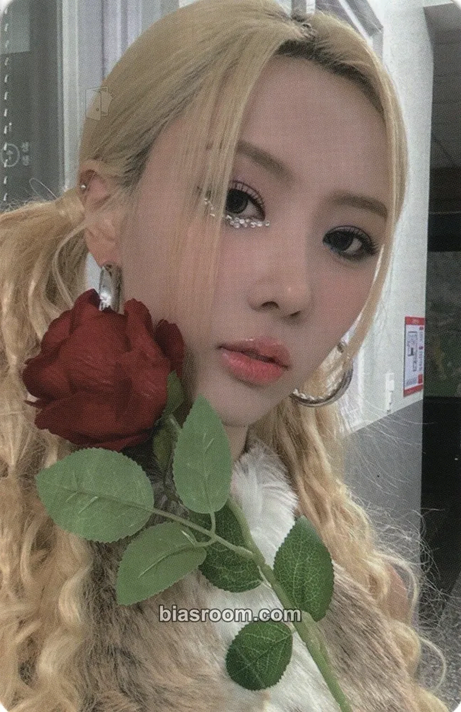 Yoohyeon Luck Inside 7 Doors World Tour Photocard - Dreamcatcher - Dreamcatcher K-pop photocard