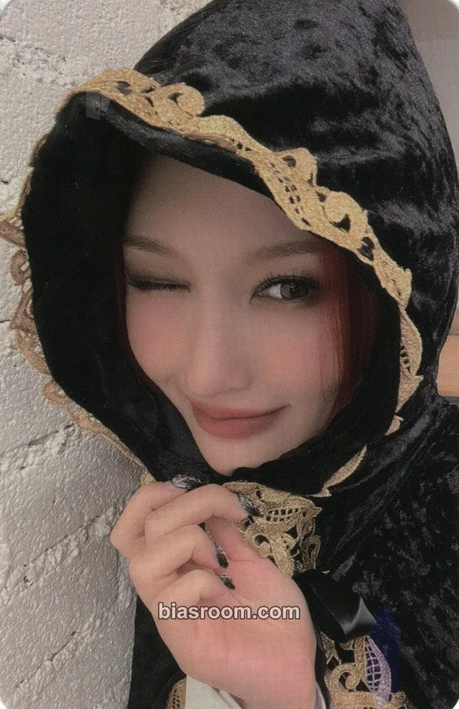 Siyeon Luck Inside 7 Doors World Tour Photocard - Dreamcatcher - Dreamcatcher K-pop photocard