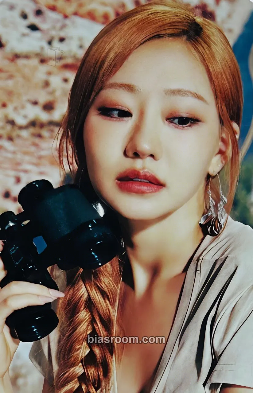 Julie KISS OF LIFE 1st World Tour 'Kiss Road' in Seoul Photocard - KISS OF LIFE - KISS OF LIFE K-pop photocard