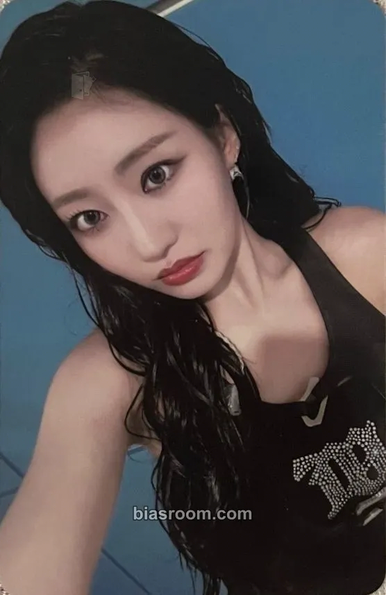 Julie Lose Yourself Photocard - KISS OF LIFE - KISS OF LIFE K-pop photocard