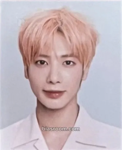 Taehyun Clio Photocard - TOMORROW X TOGETHER - TOMORROW X TOGETHER K-pop photocard