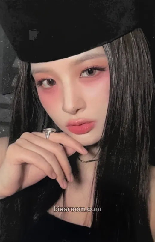 Sullyoon Blue Valentine Photocard - NMIXX - NMIXX K-pop photocard
