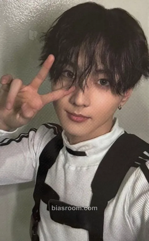 Jungwon 'WALK THE LINE' World Tour Photocard - ENHYPEN - ENHYPEN K-pop photocard