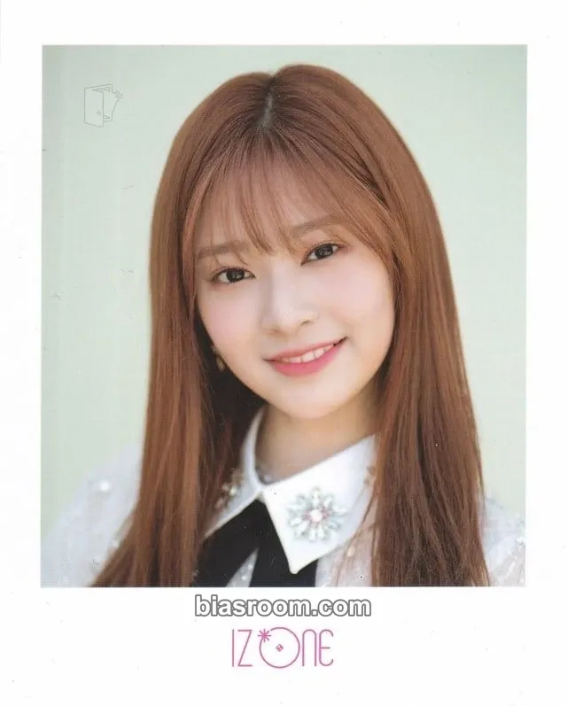 Minju EYES ON ME in SEOUL - KIT Version Photocard - IZ*ONE - IZ*ONE K-pop photocard