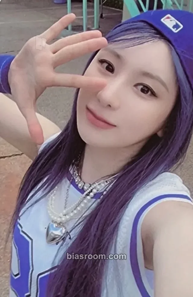 Lee Chaeyeon - Lee Chaeyeon - The Move: Street Album jump up version album photocard poca album