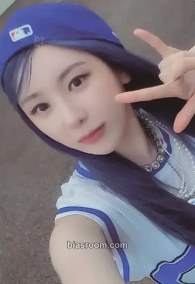 Lee Chaeyeon The Move: Street Photocard - Lee Chaeyeon K-pop photocard