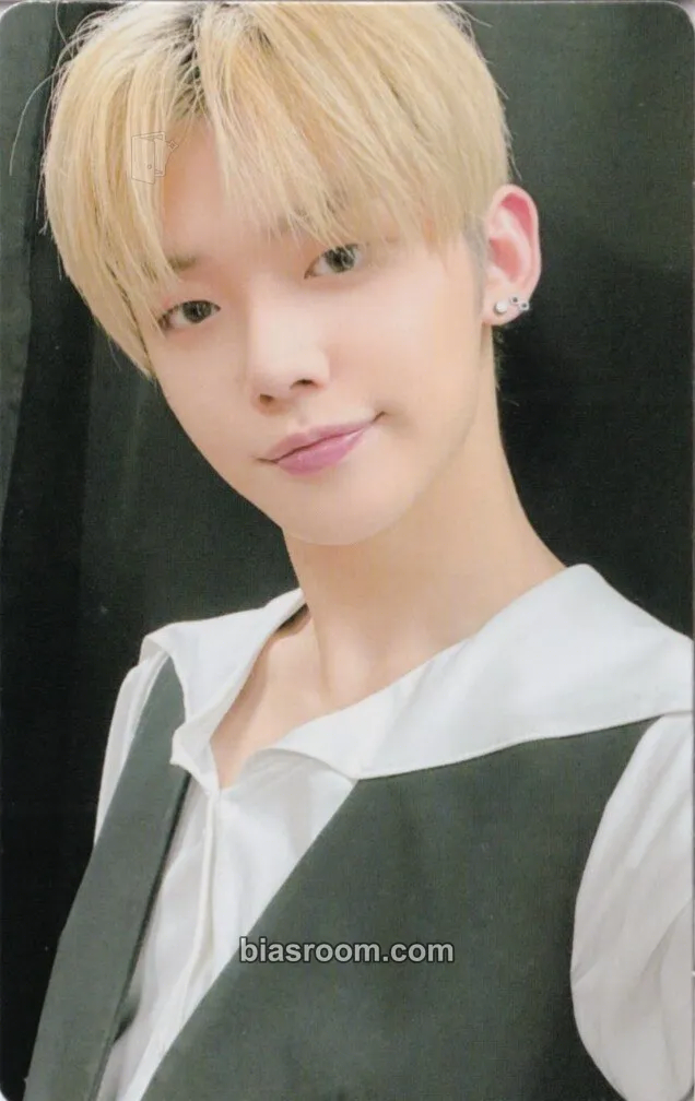 Yeonjun Memories - Third Story (DVD and Digital Code) Photocard - TOMORROW X TOGETHER - TOMORROW X TOGETHER K-pop photocard