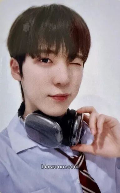 Yunho THE WORLD EP.FIN : WILL Photocard - ATEEZ - ATEEZ K-pop photocard