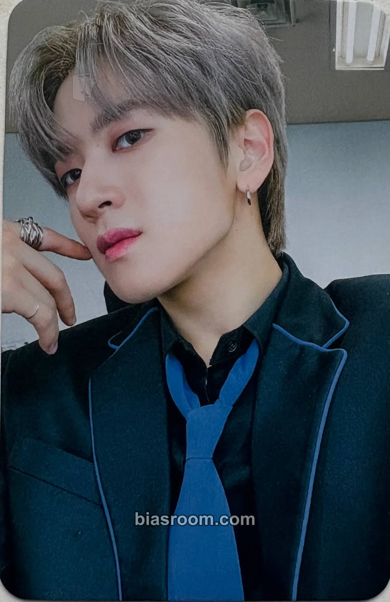 Yoonwoo BLUE SET Chapter 1. TRACKS Photocard - TRENDZ - TRENDZ K-pop photocard