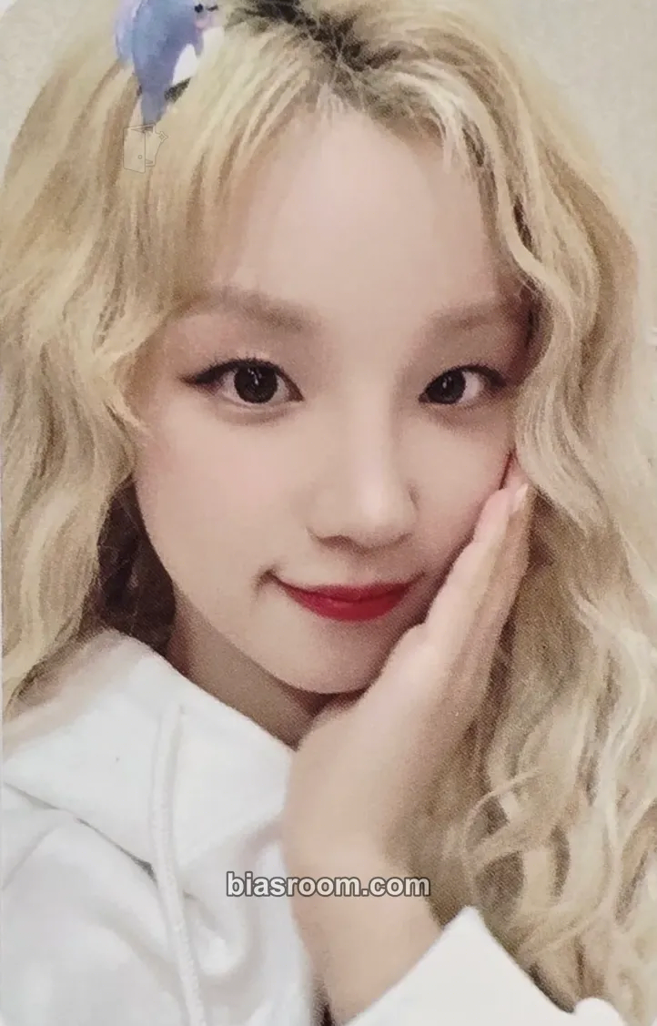 Yuqi We are Photocard - i-dle - i-dle K-pop photocard