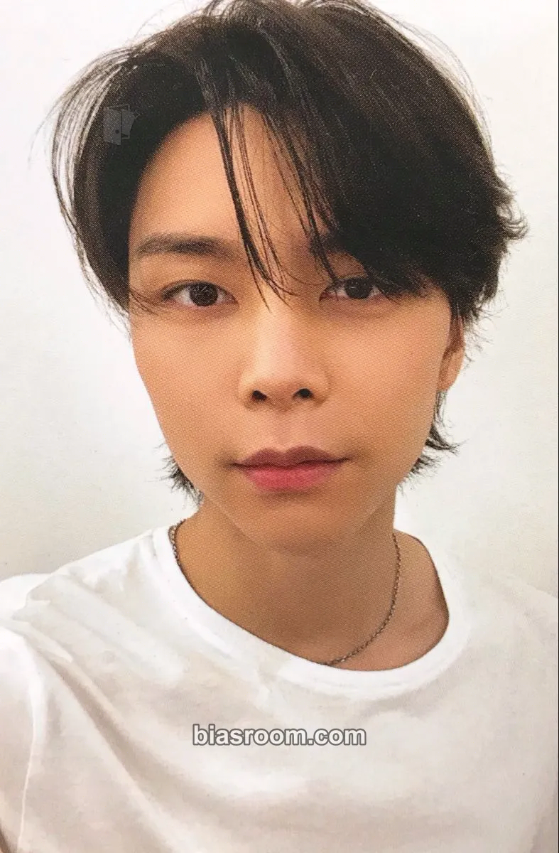 Johnny 2022 Season’s Greetings Photocard - NCT 127 - NCT 127 K-pop photocard