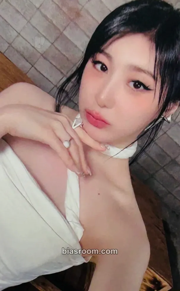 Lee Chaeyeon SHOWDOWN Photocard - Lee Chaeyeon K-pop photocard