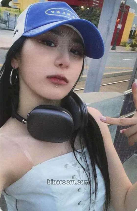 Lee Chaeyeon SHOWDOWN Photocard - Lee Chaeyeon K-pop photocard