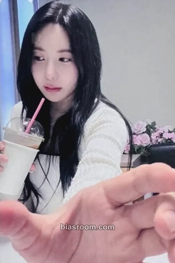 Lee Chaeyeon SHOWDOWN Photocard - Lee Chaeyeon K-pop photocard