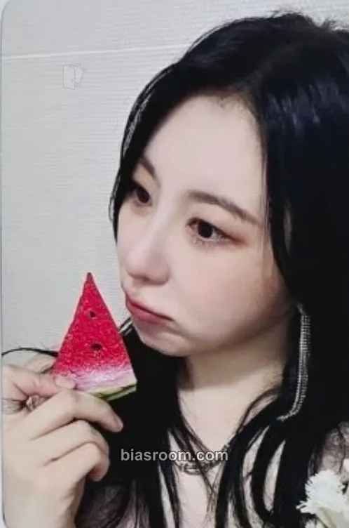 Lee Chaeyeon SHOWDOWN Photocard - Lee Chaeyeon K-pop photocard