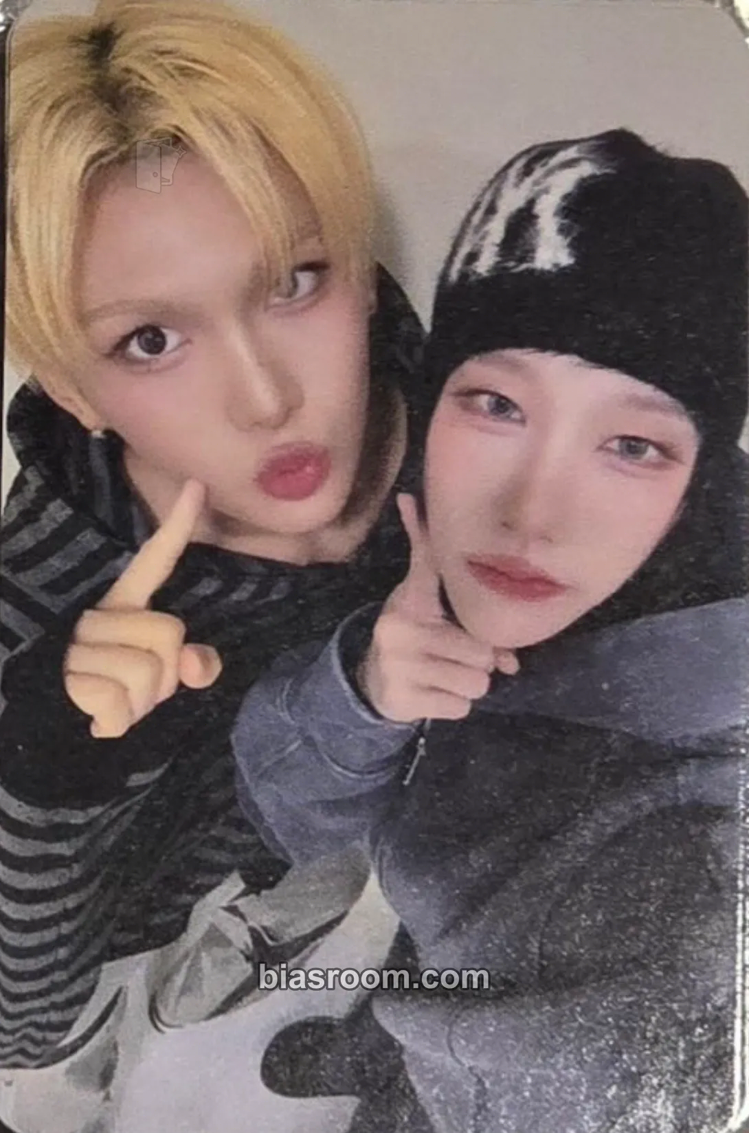 UXLXVE Photocard - XLOV - XLOV K-pop photocard