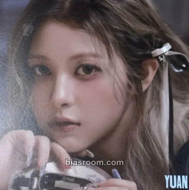 GENBLUE - Yuan - Act Like That Album postcard album inclusion