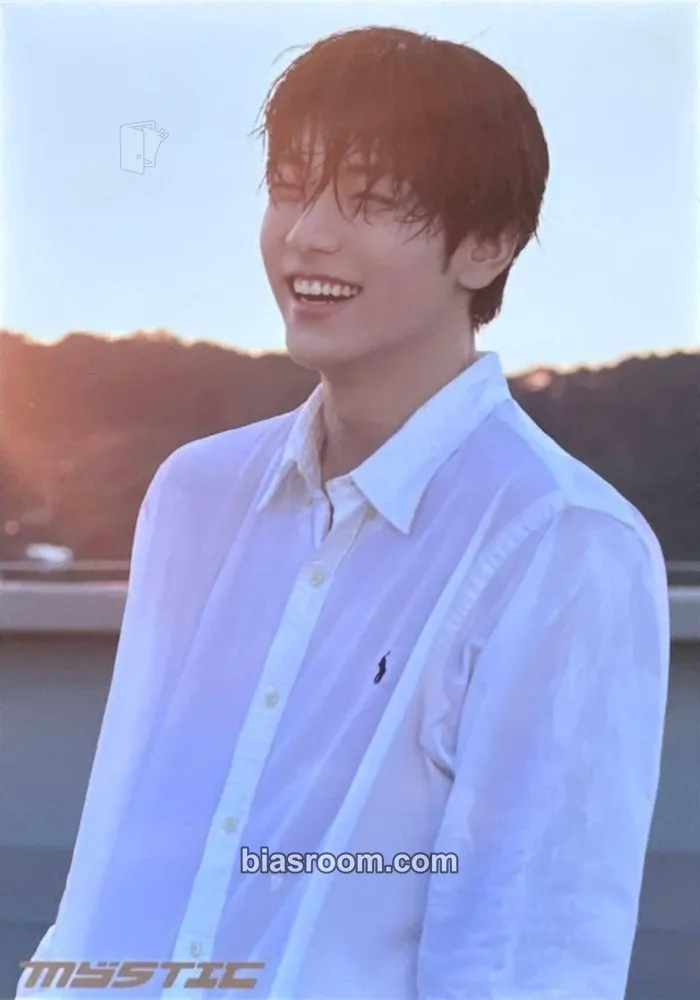 Soobin Memories - Mystic Photocard - TOMORROW X TOGETHER - TOMORROW X TOGETHER K-pop photocard