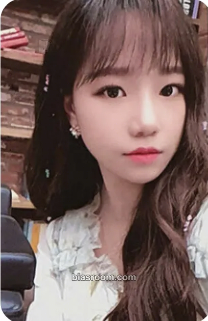 Jo Yuri WIZ*ONE 2nd GENERATION Photocard - IZ*ONE - IZ*ONE K-pop photocard