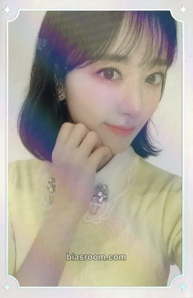 Sakura ONEIRIC THEATER Photocard - IZ*ONE - IZ*ONE K-pop photocard