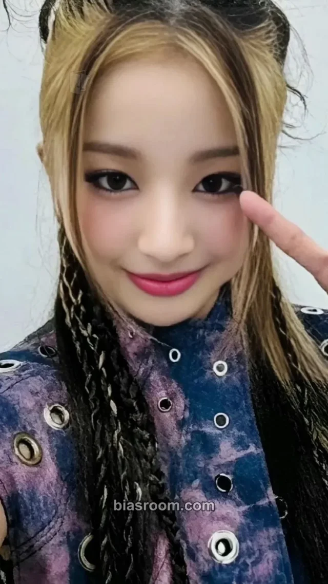 BADVILLAIN - Chloe Young - OVERSTEP Album video call (fancall) everline