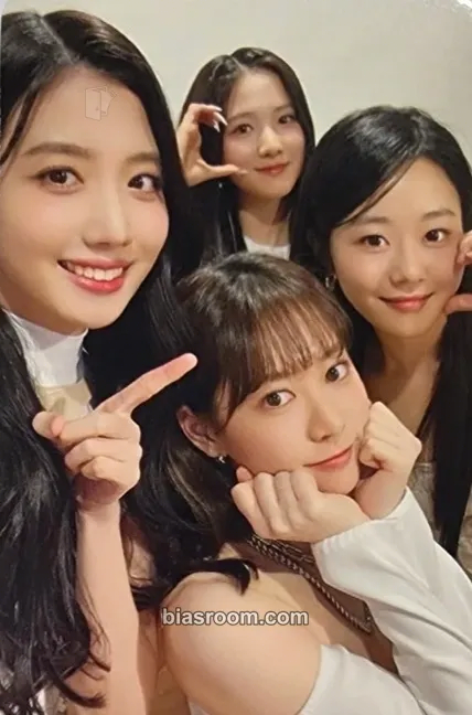 Cherry Dash Photocard - Cherry Bullet - Cherry Bullet K-pop photocard