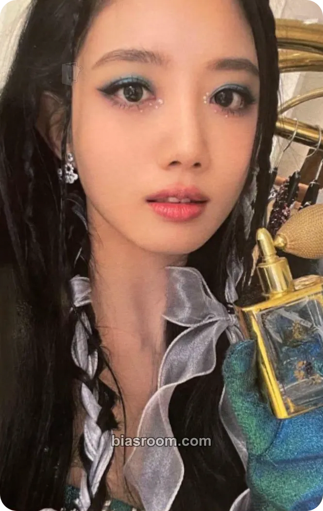 Yuju Cherry Dash Photocard - Cherry Bullet - Cherry Bullet K-pop photocard