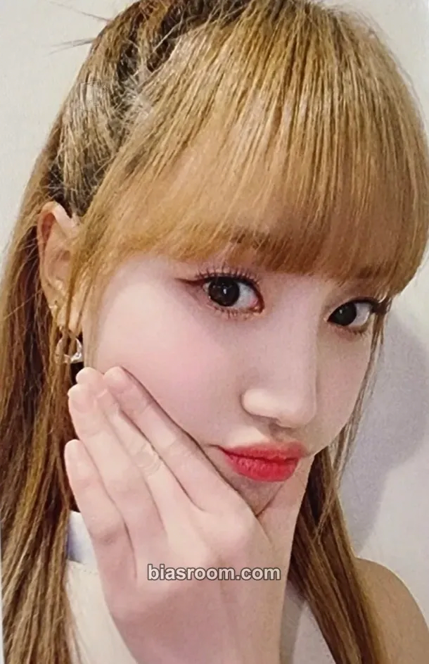 Haeyoon Cherry Dash Photocard - Cherry Bullet - Cherry Bullet K-pop photocard