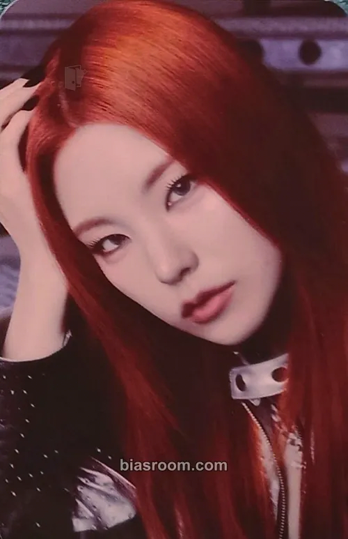 Yeji ITZY 2nd World Tour 'Born To Be' Photocard - ITZY - ITZY K-pop photocard