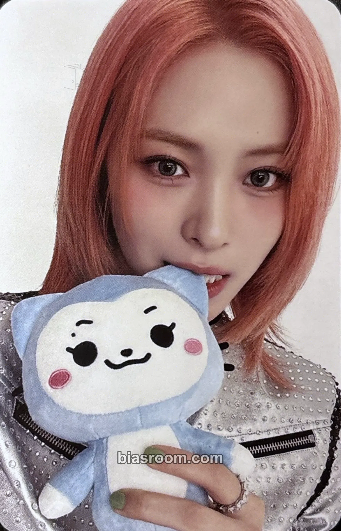 Ryujin ITZY 2nd World Tour 'Born To Be' Photocard - ITZY - ITZY K-pop photocard