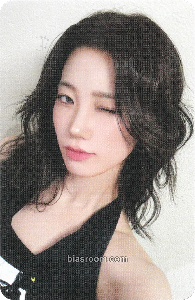 Kazuha SPAGHETTI Photocard - LE SSERAFIM - LE SSERAFIM K-pop photocard