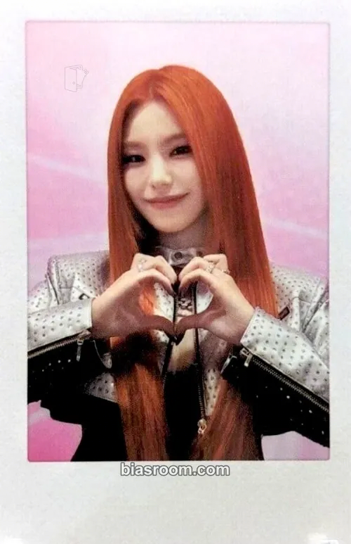 Yeji ITZY 2nd World Tour 'Born To Be' Photocard - ITZY - ITZY K-pop photocard