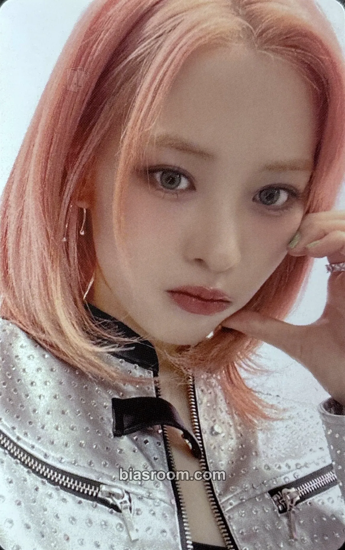 Ryujin ITZY 2nd World Tour 'Born To Be' Photocard - ITZY - ITZY K-pop photocard