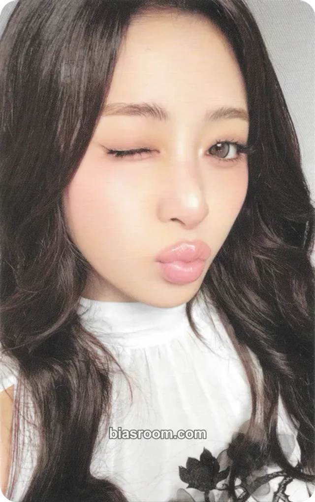 LE SSERAFIM - Huh Yunjin - SPAGHETTI Album weverse global shop (wvg) special gift AAA 2025 standard version
