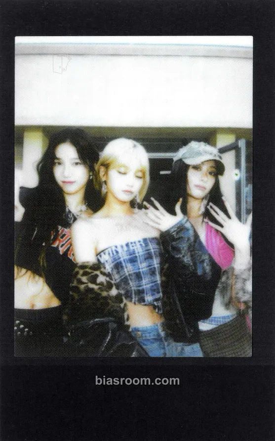 HOT Photocard - LE SSERAFIM - LE SSERAFIM K-pop photocard