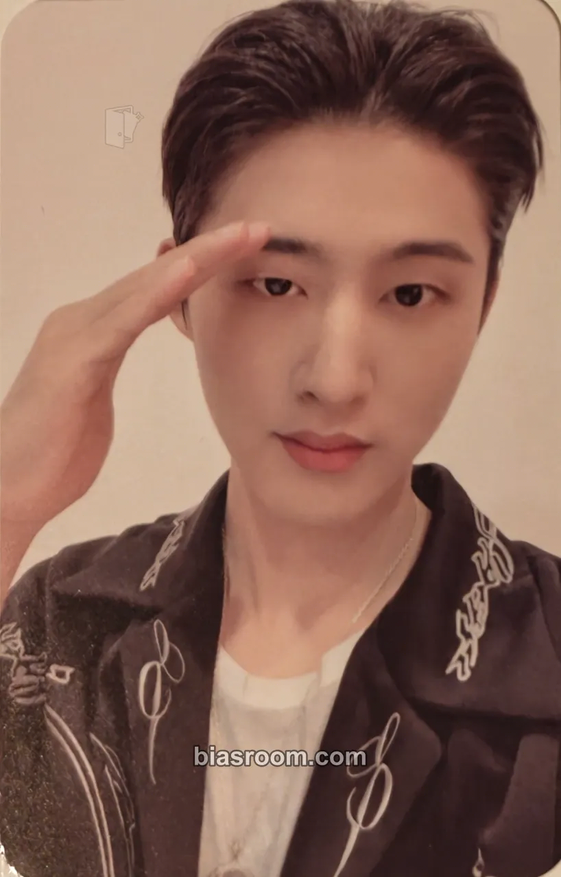 B.I Waterfall Photocard - B.I K-pop photocard