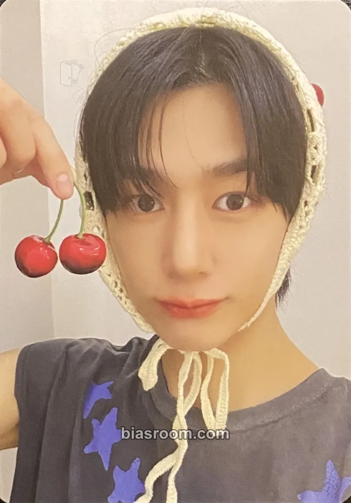 Hyungwon THE X Photocard - MONSTA X - MONSTA X K-pop photocard