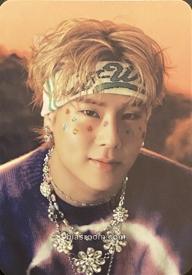 Joohoney Lights Photocard - MONSTA X - MONSTA X K-pop photocard