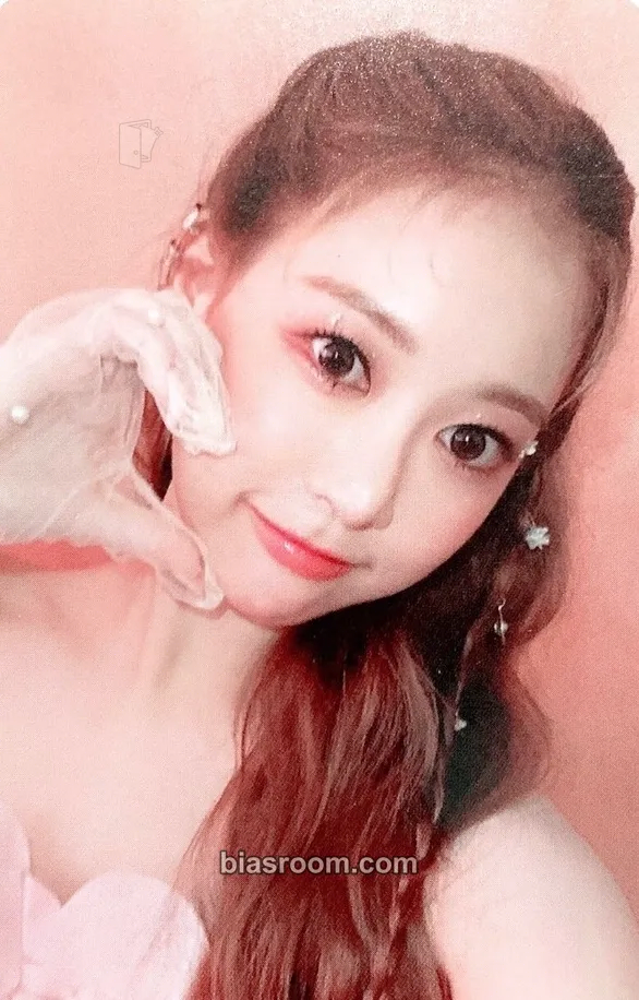 Bora Cherry Wish Photocard - Cherry Bullet - Cherry Bullet K-pop photocard