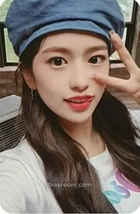 Yujin WIZ*ONE 2nd GENERATION Photocard - IZ*ONE - IZ*ONE K-pop photocard