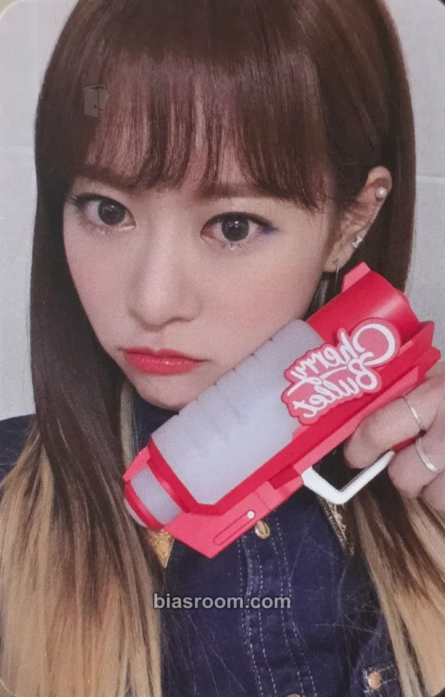 Cherry Bullet - Bora - Cherry Bullet Official Lightstick Other lightstick merch photocard