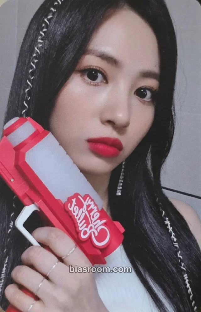 Cherry Bullet - Huh Jiwon - Cherry Bullet Official Lightstick Other lightstick merch photocard
