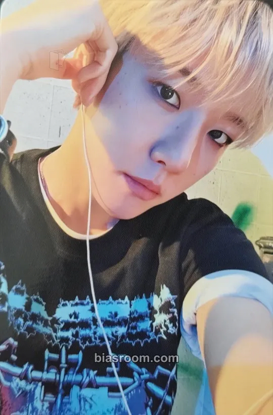 Baekhyun 2026 BAEKHYUN Season's Greetings - Born to B Photocard - EXO - EXO K-pop photocard