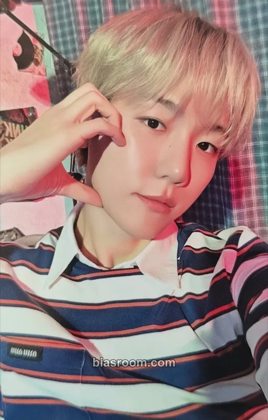 Baekhyun 2026 BAEKHYUN Season's Greetings - Born to B Photocard - EXO - EXO K-pop photocard