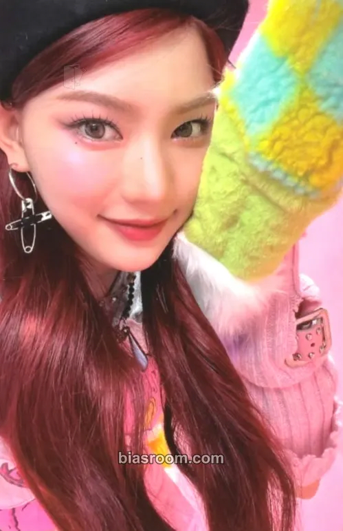 Isa Teddy Bear Photocard - STAYC - STAYC K-pop photocard