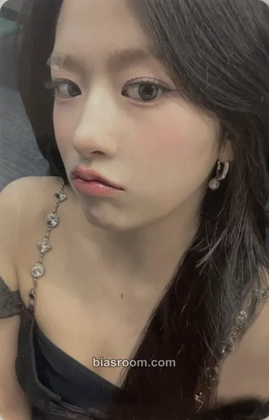 Yujin ALIVE Photocard - IVE - IVE K-pop photocard
