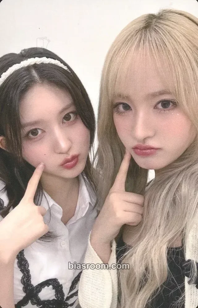 IVE - Gaeul & Liz - ALIVE Album tokyo special event version 1