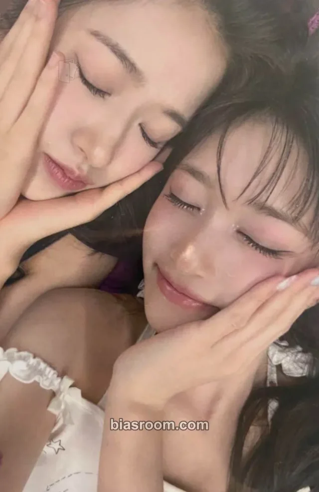 IVE - Yujin & Leeseo - ALIVE Album tokyo special event version 2