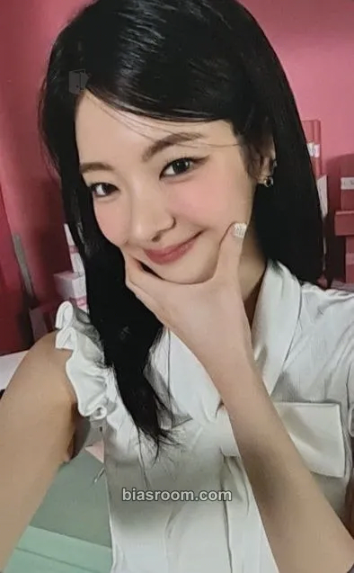 Lia 2026: Best Friends Forever Season's Greetings Photocard - ITZY - ITZY K-pop photocard